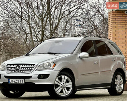 Серый Мерседес М-Класс, объемом двигателя 3.5 л и пробегом 240 тыс. км за 9800 $, фото 3 на Automoto.ua