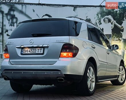 Сірий Мерседес М-Клас, об'ємом двигуна 3.5 л та пробігом 240 тис. км за 9700 $, фото 23 на Automoto.ua