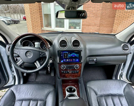 Серый Мерседес М-Класс, объемом двигателя 3.5 л и пробегом 240 тыс. км за 9800 $, фото 22 на Automoto.ua