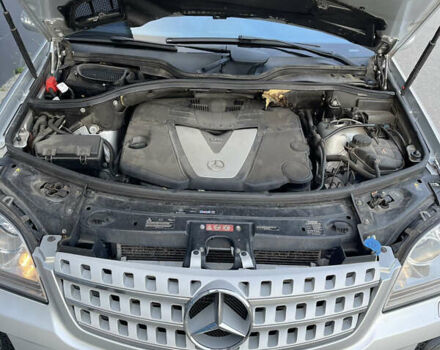 Серый Мерседес М-Класс, объемом двигателя 3 л и пробегом 150 тыс. км за 13500 $, фото 18 на Automoto.ua