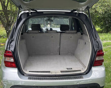 Серый Мерседес М-Класс, объемом двигателя 3 л и пробегом 300 тыс. км за 6300 $, фото 5 на Automoto.ua