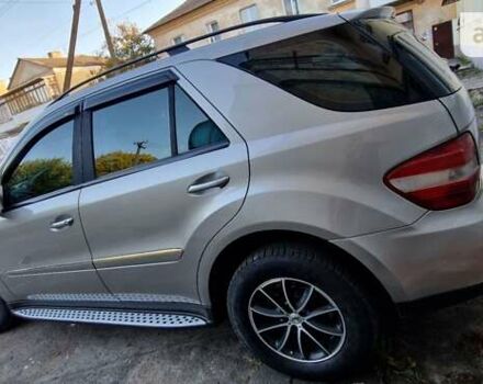 Серый Мерседес М-Класс, объемом двигателя 2.99 л и пробегом 290 тыс. км за 9500 $, фото 5 на Automoto.ua