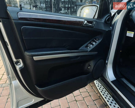 Сірий Мерседес М-Клас, об'ємом двигуна 3.5 л та пробігом 240 тис. км за 9700 $, фото 29 на Automoto.ua