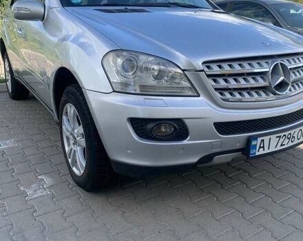 Сірий Мерседес М-Клас, об'ємом двигуна 3 л та пробігом 297 тис. км за 11500 $, фото 2 на Automoto.ua
