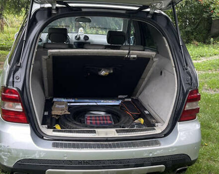 Серый Мерседес М-Класс, объемом двигателя 3 л и пробегом 300 тыс. км за 6300 $, фото 6 на Automoto.ua