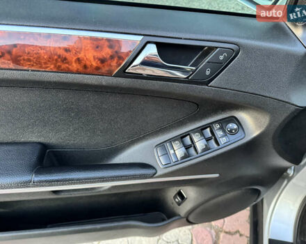 Сірий Мерседес М-Клас, об'ємом двигуна 2.99 л та пробігом 262 тис. км за 10700 $, фото 9 на Automoto.ua