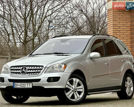 Серый Мерседес М-Класс, объемом двигателя 3.5 л и пробегом 240 тыс. км за 9800 $, фото 2 на Automoto.ua