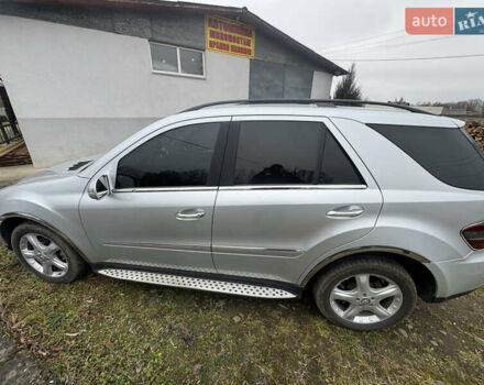 Сірий Мерседес М-Клас, об'ємом двигуна 3 л та пробігом 311 тис. км за 11999 $, фото 6 на Automoto.ua