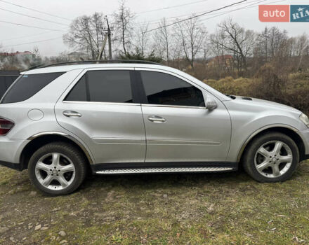 Сірий Мерседес М-Клас, об'ємом двигуна 3 л та пробігом 311 тис. км за 11999 $, фото 2 на Automoto.ua