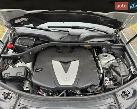 Сірий Мерседес М-Клас, об'ємом двигуна 3 л та пробігом 311 тис. км за 11999 $, фото 12 на Automoto.ua