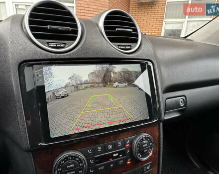 Серый Мерседес М-Класс, объемом двигателя 3.5 л и пробегом 240 тыс. км за 9800 $, фото 50 на Automoto.ua