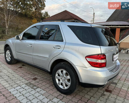 Сірий Мерседес М-Клас, об'ємом двигуна 2.99 л та пробігом 262 тис. км за 10700 $, фото 6 на Automoto.ua