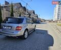 Сірий Мерседес М-Клас, об'ємом двигуна 5 л та пробігом 260 тис. км за 13200 $, фото 3 на Automoto.ua
