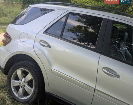 Мерседес М-Класс 2007 в Ровно на Automoto.ua Серый Мерседес М-Класс, объемом двигателя 2.99 л и пробегом 332 тыс. км за 12500 $, фото 9 на Automoto.ua