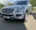 Сірий Мерседес М-Клас, об'ємом двигуна 3 л та пробігом 297 тис. км за 11500 $, фото 1 на Automoto.ua