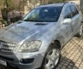 Сірий Мерседес М-Клас, об'ємом двигуна 3 л та пробігом 345 тис. км за 13500 $, фото 1 на Automoto.ua