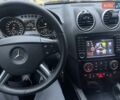 Серый Мерседес М-Класс, объемом двигателя 2.99 л и пробегом 290 тыс. км за 13000 $, фото 2 на Automoto.ua