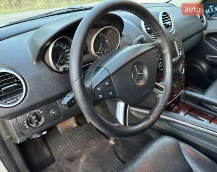 Сірий Мерседес М-Клас, об'ємом двигуна 2.99 л та пробігом 262 тис. км за 10700 $, фото 11 на Automoto.ua