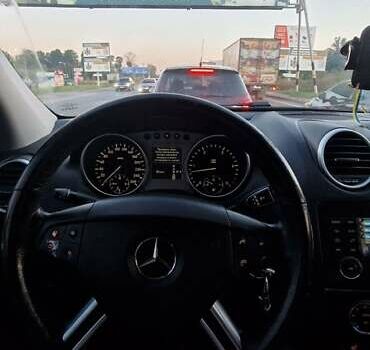 Серый Мерседес М-Класс, объемом двигателя 2.99 л и пробегом 290 тыс. км за 9500 $, фото 4 на Automoto.ua