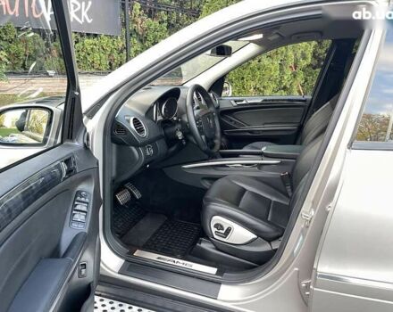 Серый Мерседес М-Класс, объемом двигателя 6.2 л и пробегом 20 тыс. км за 45500 $, фото 18 на Automoto.ua