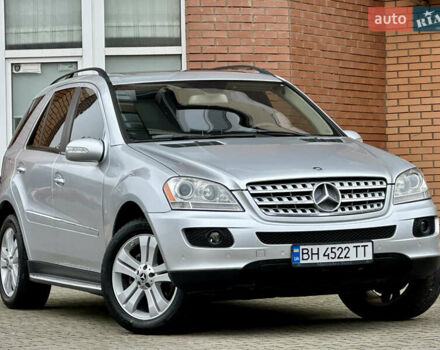 Серый Мерседес М-Класс, объемом двигателя 3.5 л и пробегом 240 тыс. км за 9800 $, фото 5 на Automoto.ua