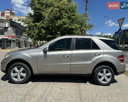 Сірий Мерседес М-Клас, об'ємом двигуна 2.99 л та пробігом 298 тис. км за 10800 $, фото 4 на Automoto.ua
