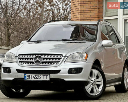 Серый Мерседес М-Класс, объемом двигателя 3.5 л и пробегом 240 тыс. км за 9800 $, фото 4 на Automoto.ua