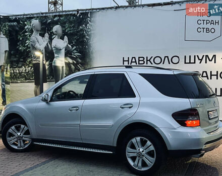 Сірий Мерседес М-Клас, об'ємом двигуна 3.5 л та пробігом 240 тис. км за 9700 $, фото 16 на Automoto.ua