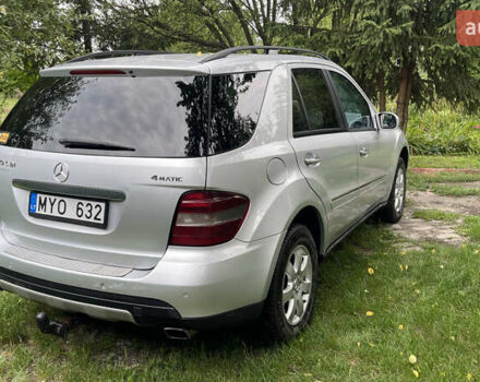 Сірий Мерседес М-Клас, об'ємом двигуна 3 л та пробігом 300 тис. км за 6500 $, фото 4 на Automoto.ua