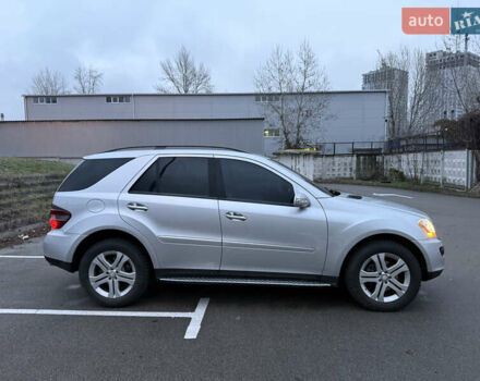 Серый Мерседес М-Класс, объемом двигателя 3.5 л и пробегом 234 тыс. км за 11700 $, фото 4 на Automoto.ua