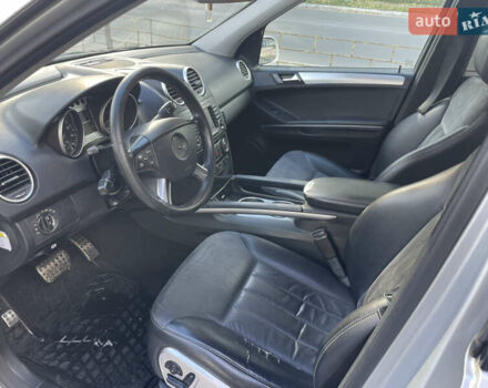 Серый Мерседес М-Класс, объемом двигателя 3.5 л и пробегом 210 тыс. км за 8400 $, фото 11 на Automoto.ua
