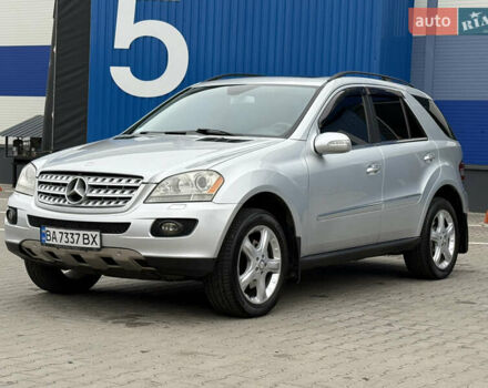 Серый Мерседес М-Класс, объемом двигателя 3.5 л и пробегом 223 тыс. км за 9999 $, фото 4 на Automoto.ua