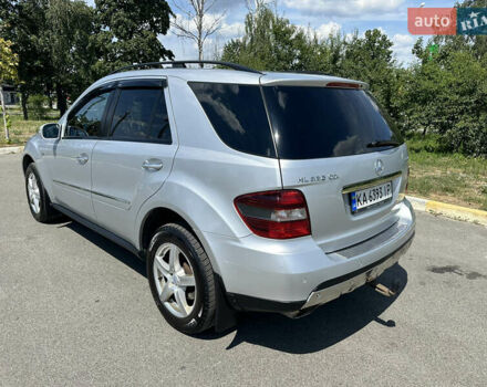 Сірий Мерседес М-Клас, об'ємом двигуна 2.99 л та пробігом 388 тис. км за 14800 $, фото 3 на Automoto.ua