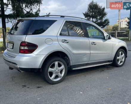 Серый Мерседес М-Класс, объемом двигателя 3.5 л и пробегом 210 тыс. км за 8400 $, фото 7 на Automoto.ua