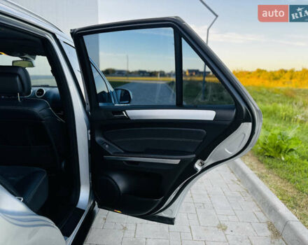 Сірий Мерседес М-Клас, об'ємом двигуна 3 л та пробігом 345 тис. км за 11499 $, фото 31 на Automoto.ua