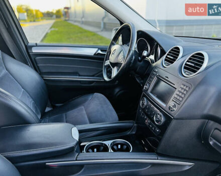 Сірий Мерседес М-Клас, об'ємом двигуна 3 л та пробігом 345 тис. км за 11499 $, фото 43 на Automoto.ua