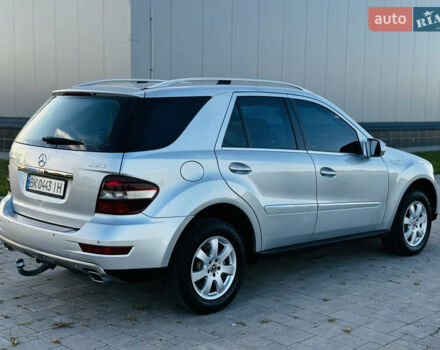 Сірий Мерседес М-Клас, об'ємом двигуна 3 л та пробігом 345 тис. км за 11499 $, фото 12 на Automoto.ua