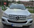 Серый Мерседес М-Класс, объемом двигателя 3.5 л и пробегом 187 тыс. км за 11800 $, фото 1 на Automoto.ua