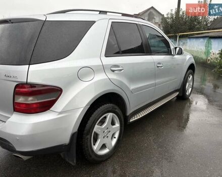 Серый Мерседес М-Класс, объемом двигателя 2.99 л и пробегом 261 тыс. км за 15500 $, фото 3 на Automoto.ua