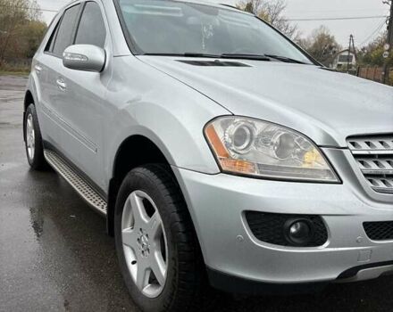 Серый Мерседес М-Класс, объемом двигателя 2.99 л и пробегом 261 тыс. км за 15500 $, фото 1 на Automoto.ua