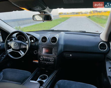 Сірий Мерседес М-Клас, об'ємом двигуна 3 л та пробігом 345 тис. км за 11499 $, фото 37 на Automoto.ua