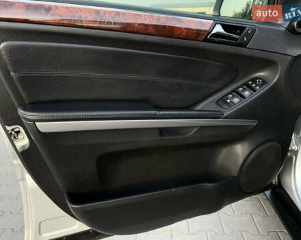 Серый Мерседес М-Класс, объемом двигателя 3 л и пробегом 400 тыс. км за 11800 $, фото 25 на Automoto.ua