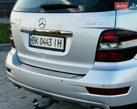 Сірий Мерседес М-Клас, об'ємом двигуна 3 л та пробігом 345 тис. км за 11499 $, фото 18 на Automoto.ua