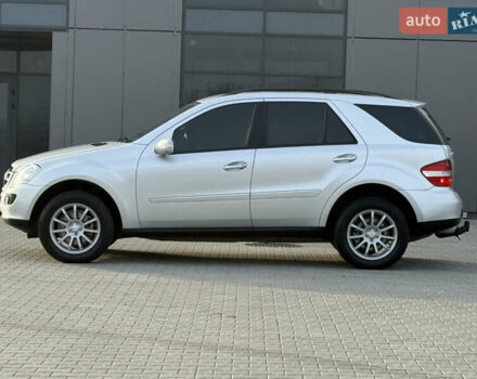 Серый Мерседес М-Класс, объемом двигателя 3 л и пробегом 275 тыс. км за 14800 $, фото 5 на Automoto.ua