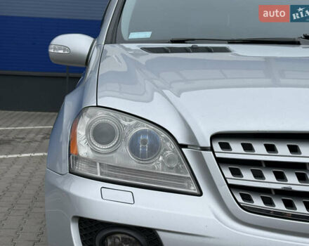 Серый Мерседес М-Класс, объемом двигателя 3.5 л и пробегом 223 тыс. км за 9999 $, фото 15 на Automoto.ua