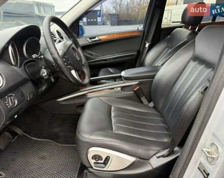 Серый Мерседес М-Класс, объемом двигателя 3.5 л и пробегом 223 тыс. км за 9999 $, фото 30 на Automoto.ua