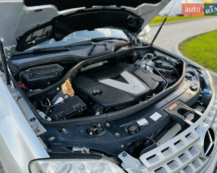 Сірий Мерседес М-Клас, об'ємом двигуна 3 л та пробігом 345 тис. км за 11499 $, фото 55 на Automoto.ua