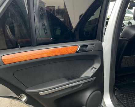 Сірий Мерседес М-Клас, об'ємом двигуна 3.5 л та пробігом 258 тис. км за 10500 $, фото 9 на Automoto.ua