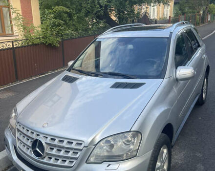 Серый Мерседес М-Класс, объемом двигателя 2.99 л и пробегом 270 тыс. км за 12500 $, фото 1 на Automoto.ua