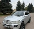 Сірий Мерседес М-Клас, об'ємом двигуна 2.99 л та пробігом 390 тис. км за 10000 $, фото 1 на Automoto.ua